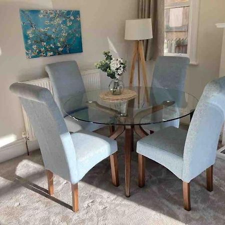 Garden Apartment, Central Harrogate With Parking Exterior photo