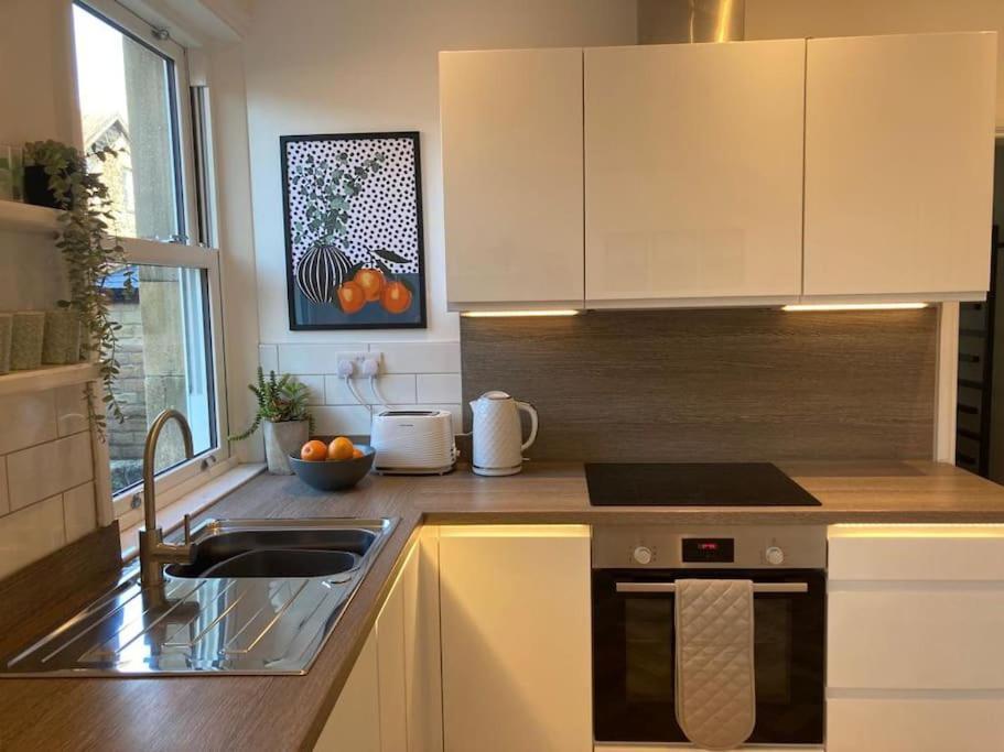 Garden Apartment, Central Harrogate With Parking Exterior photo